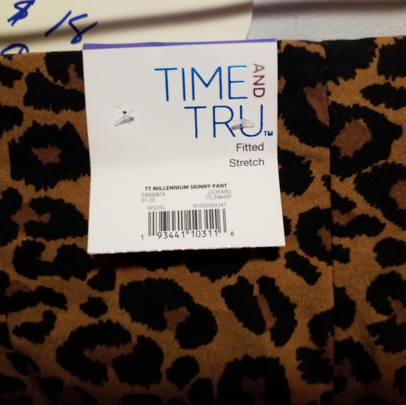 Leopard Print Stretch Pants - Picture 5 of 6